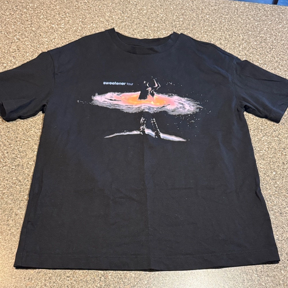 Ariana Grande tour shirt
